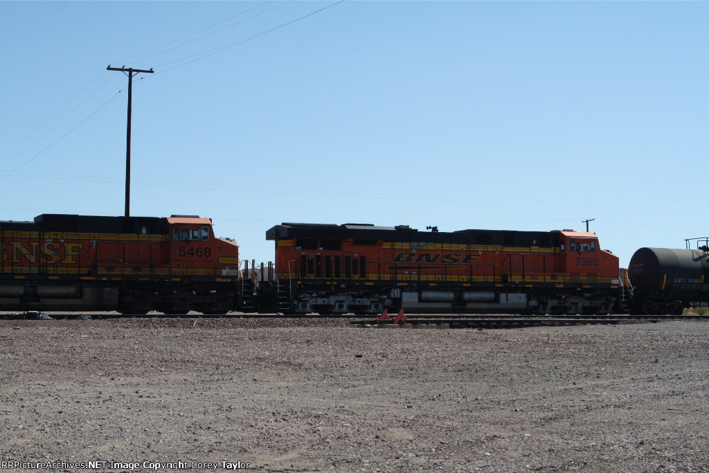 BNSF 7566